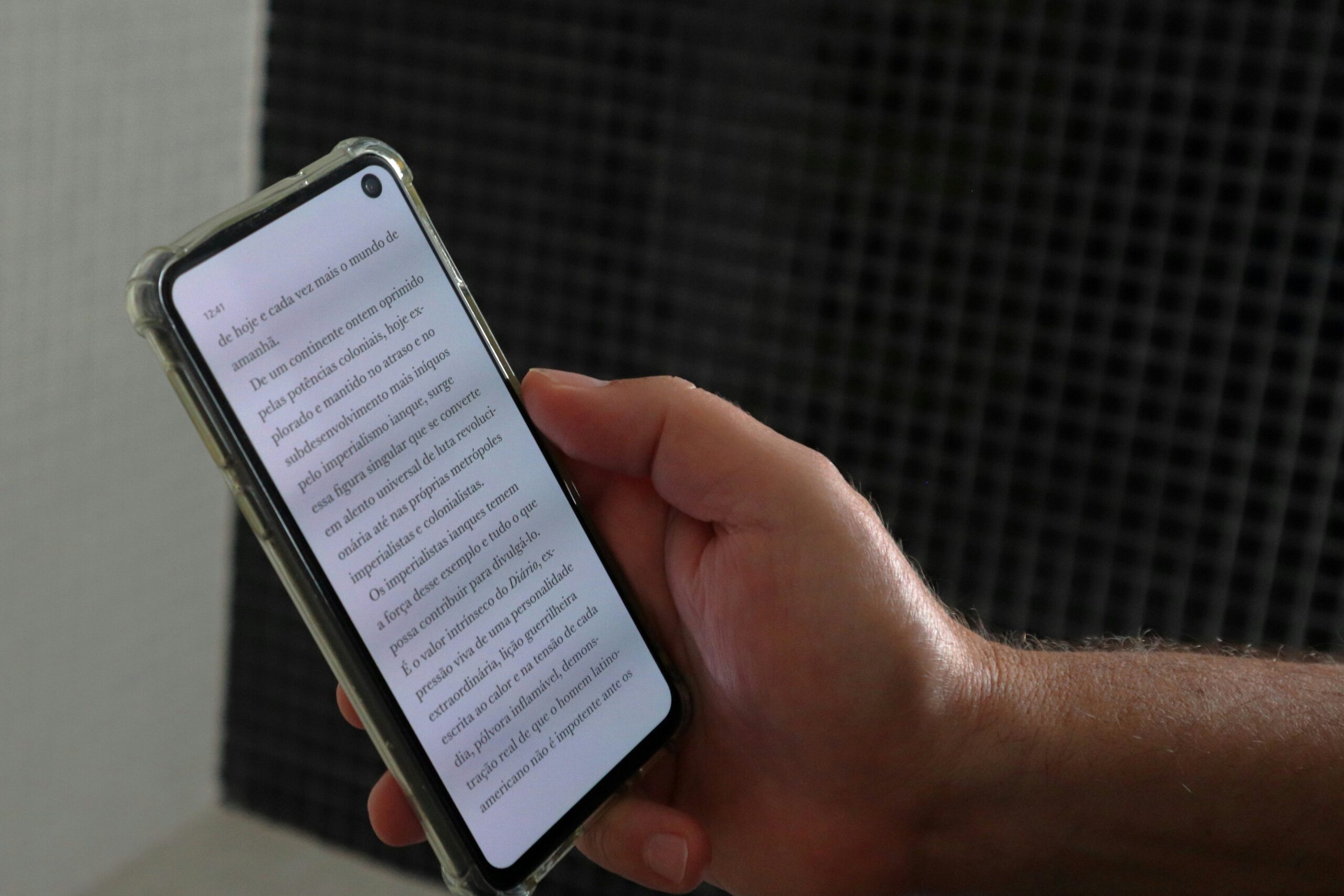 Comparison table highlighting different features across top research paper apps.