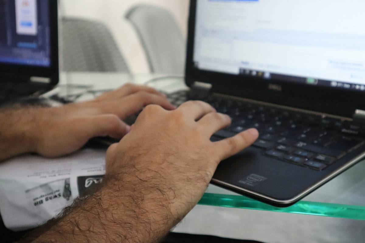 Unlock Your Research Potential: The Ultimate Guide to Using a Research Article Tracker