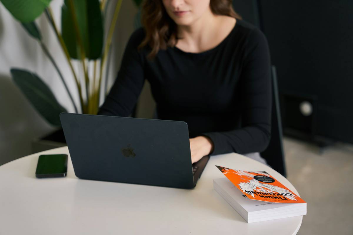 Why Your Study Sessions Need an Intelligent Study Tool (And How to Choose One)